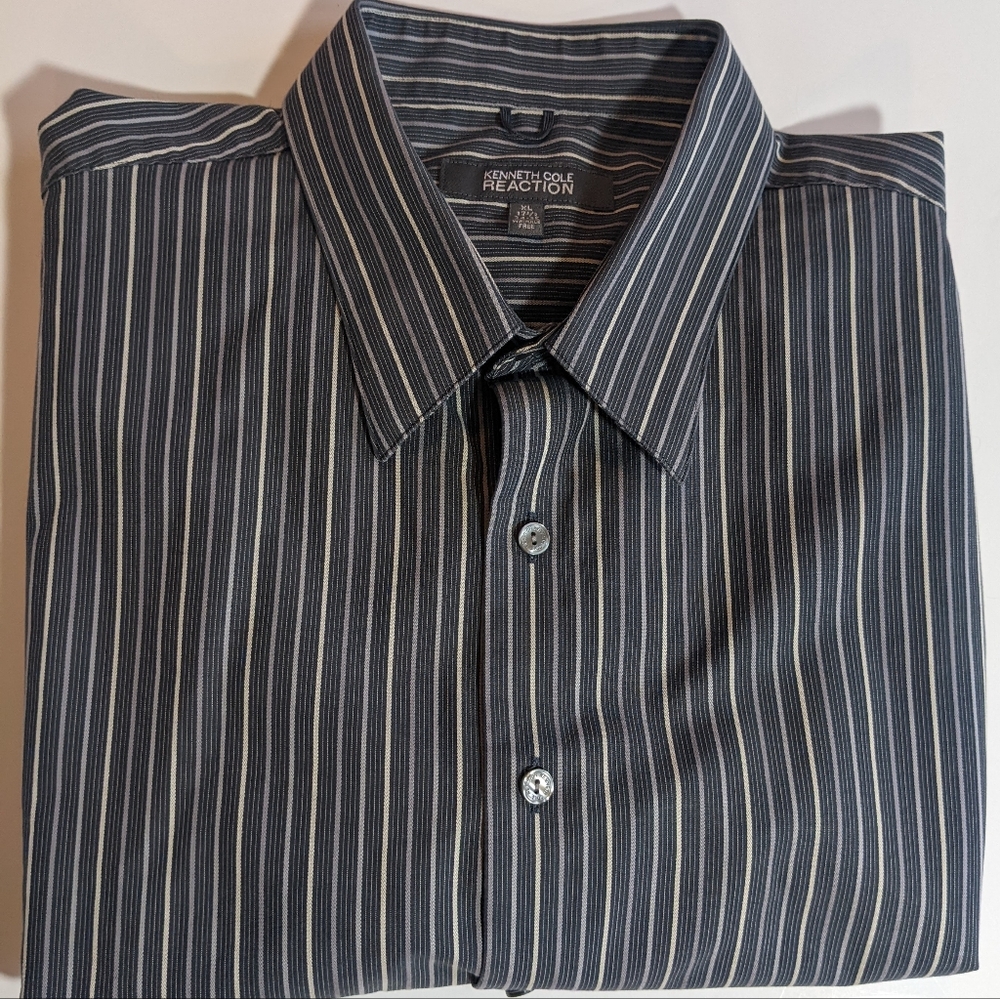 Men's KENNETH COLE REACTION l/s button up shirt. Wrinkle Free. EUC